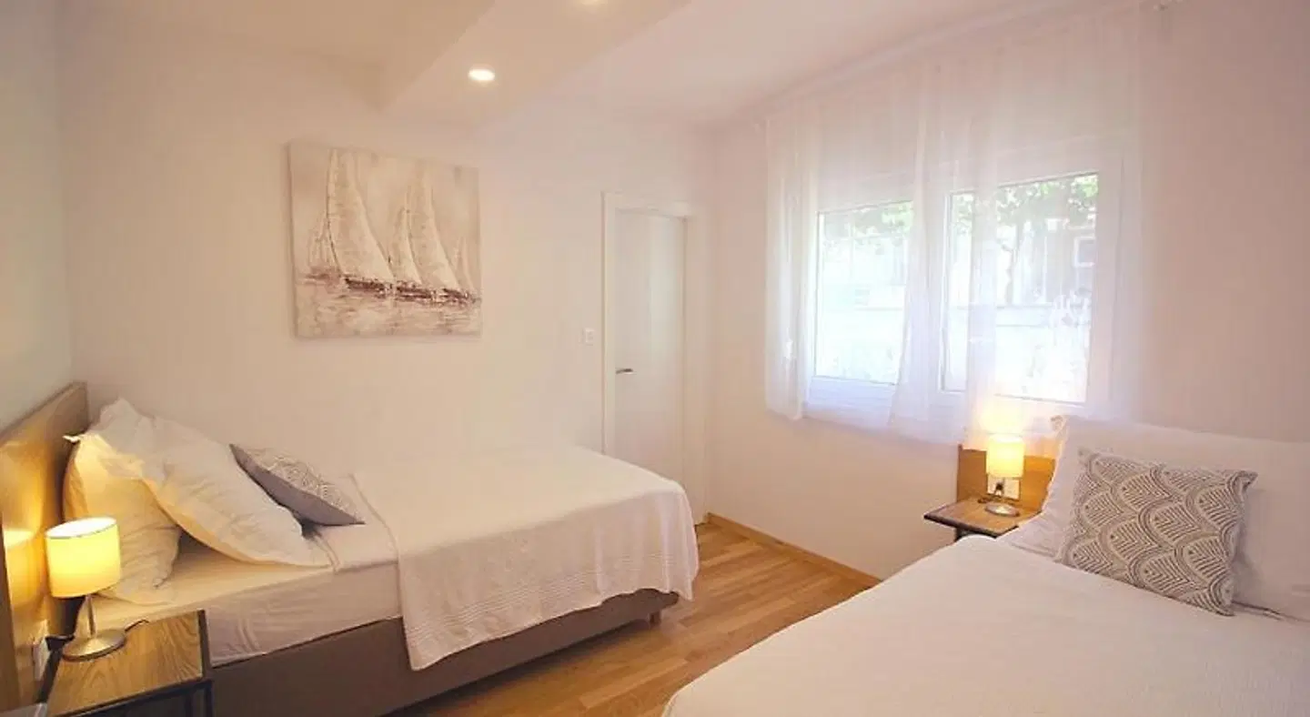 Sun Apartments ROOM_EXAMPLE