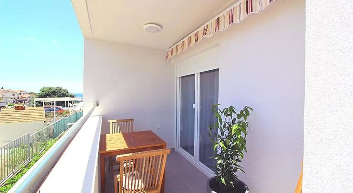 Sun Apartments ROOM_EXAMPLE