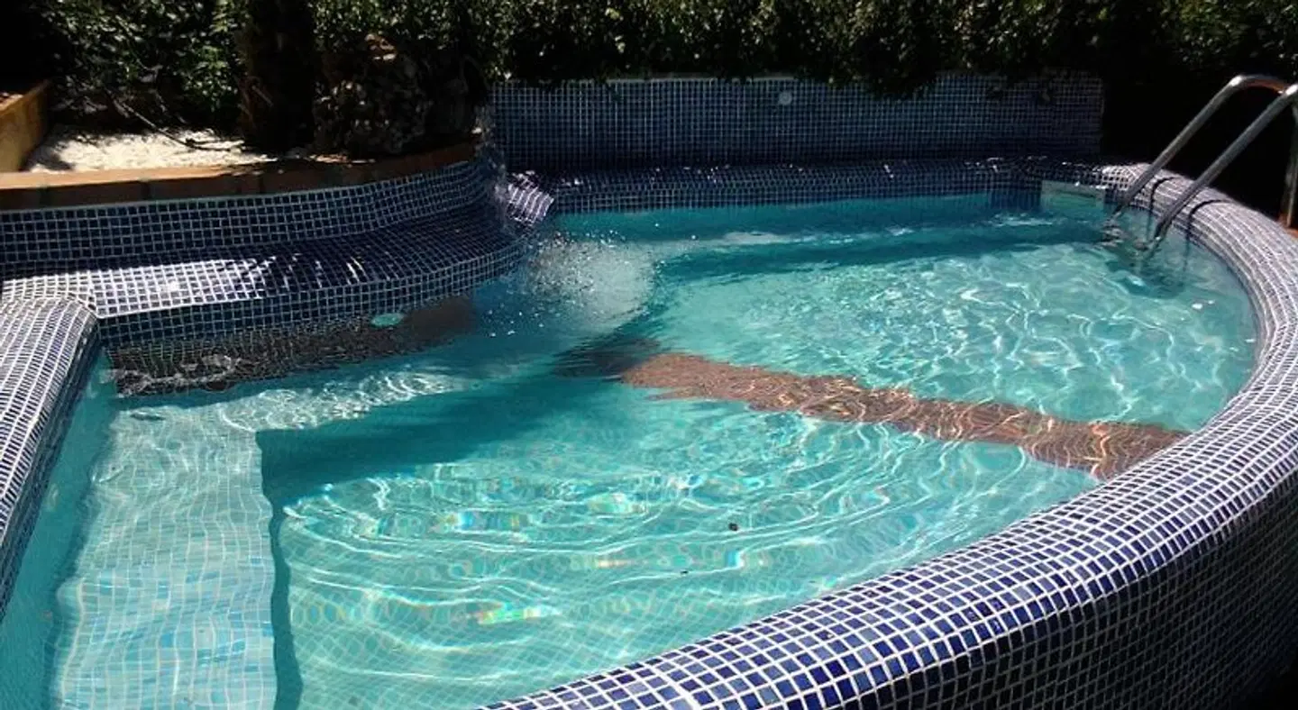 Rural Restaurante Los Rosales OUTDOOR_POOL