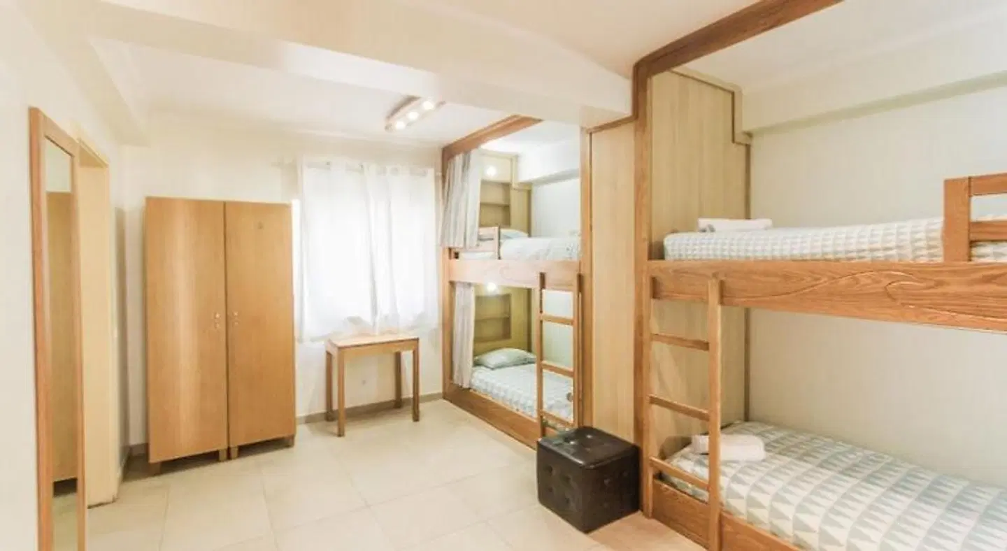 Peniche Surfcamp Hostel Badezimmer