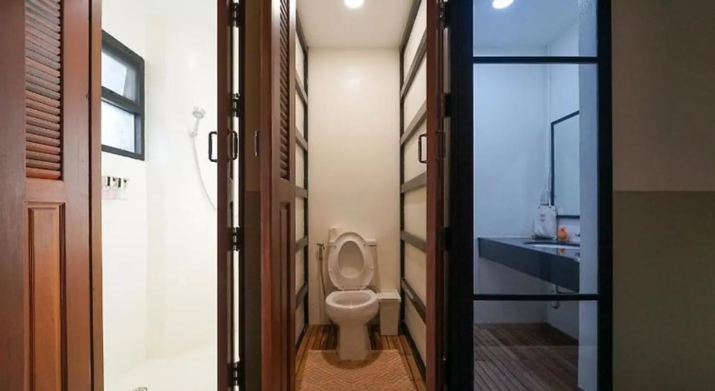 Within Korat - Bed x Bar Badezimmer