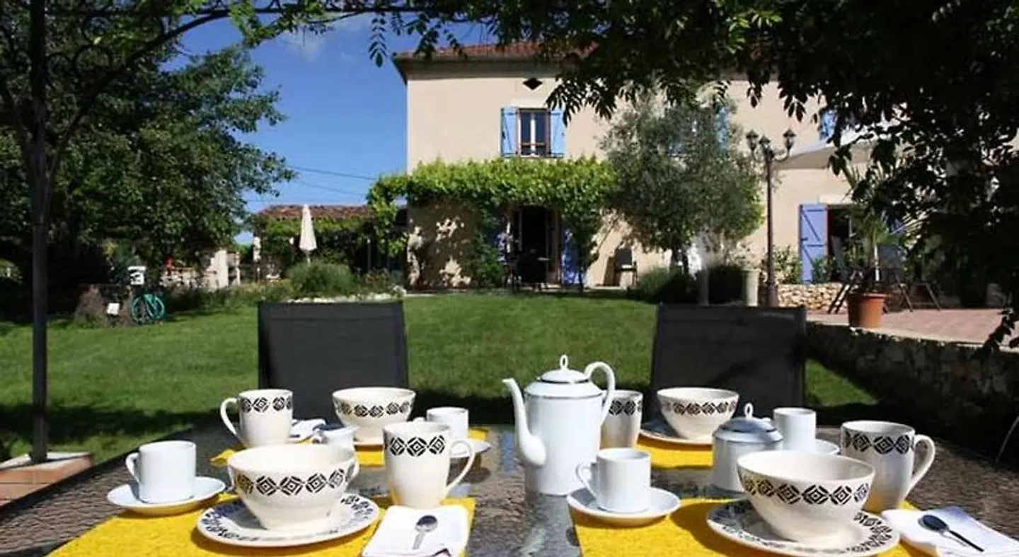 Au Mas du Soleil Restaurant