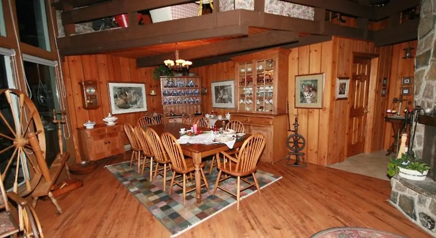 Stouffermill Bed & Breakfast Bar