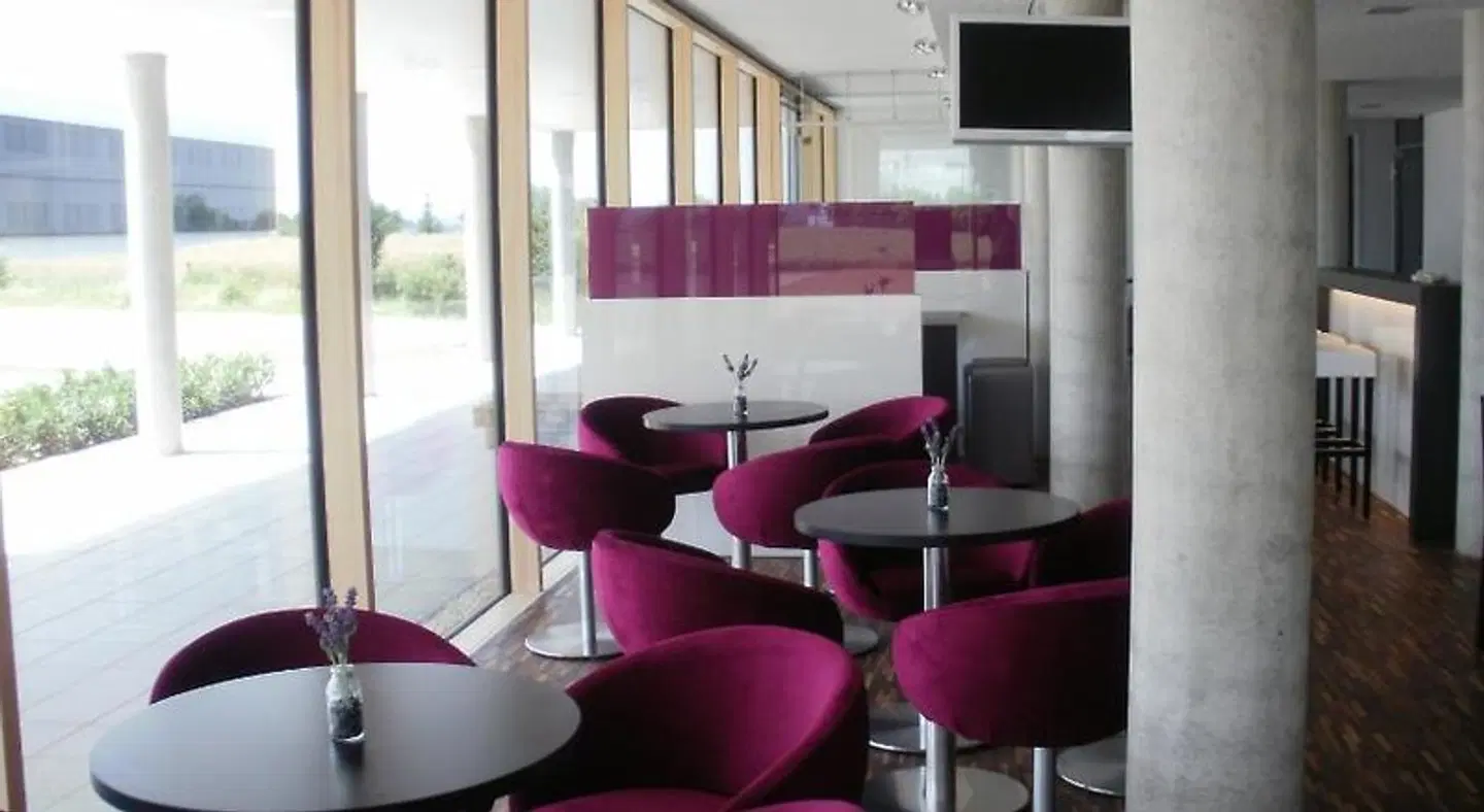 IQ LOUNGE_LOBBY