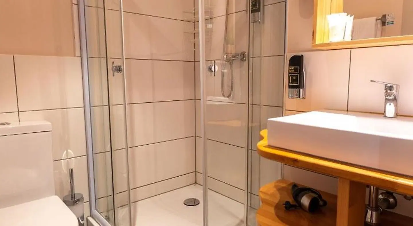 Boardinghouse Warum-ins-Hotel Badezimmer