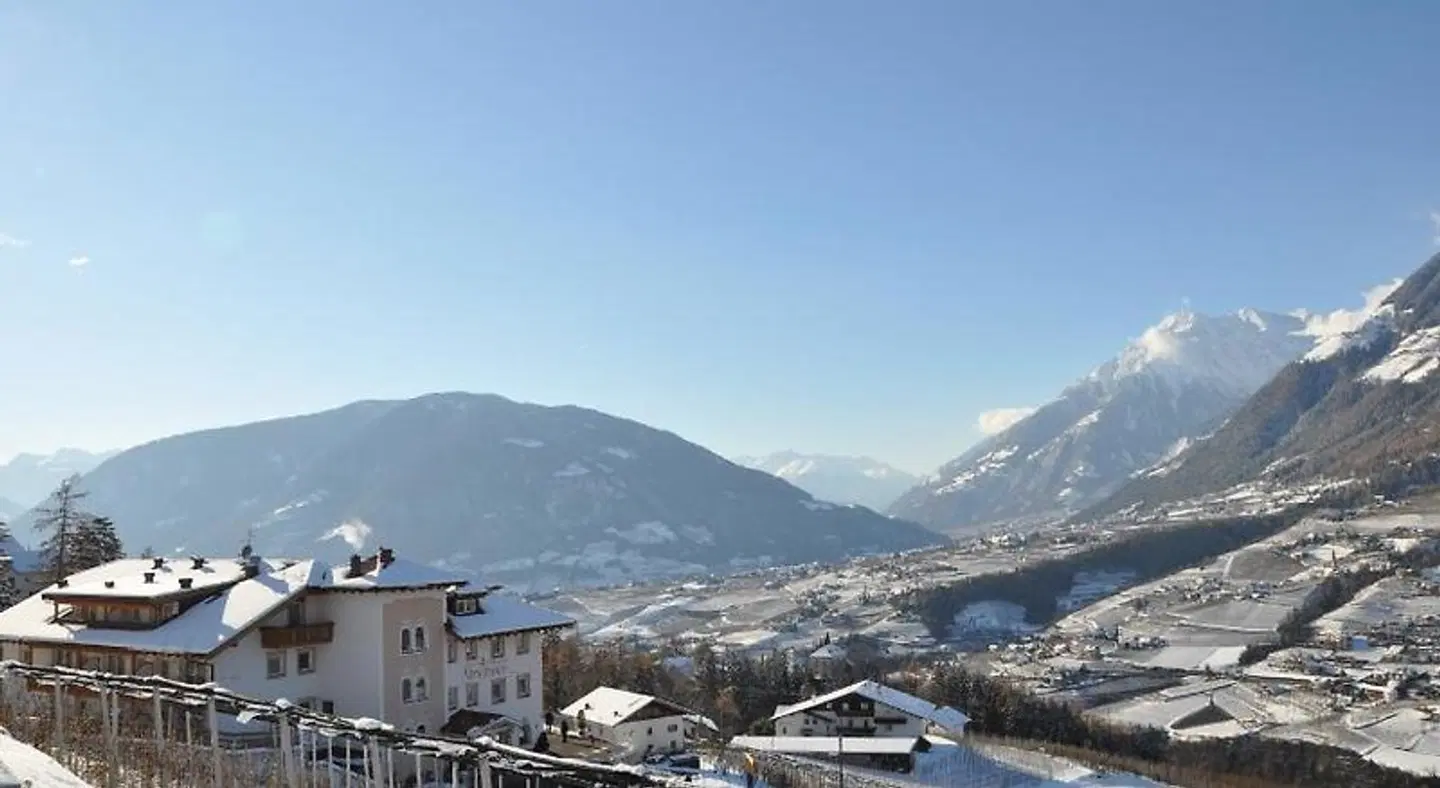 Wellnesshotel Grafenstein LANDSCAPE
