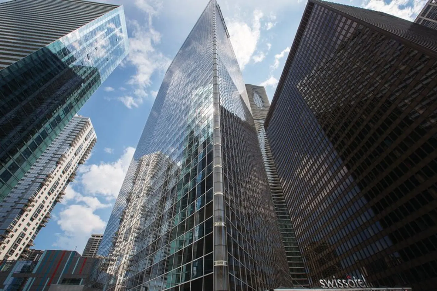 Swissôtel Chicago EXTERIOR