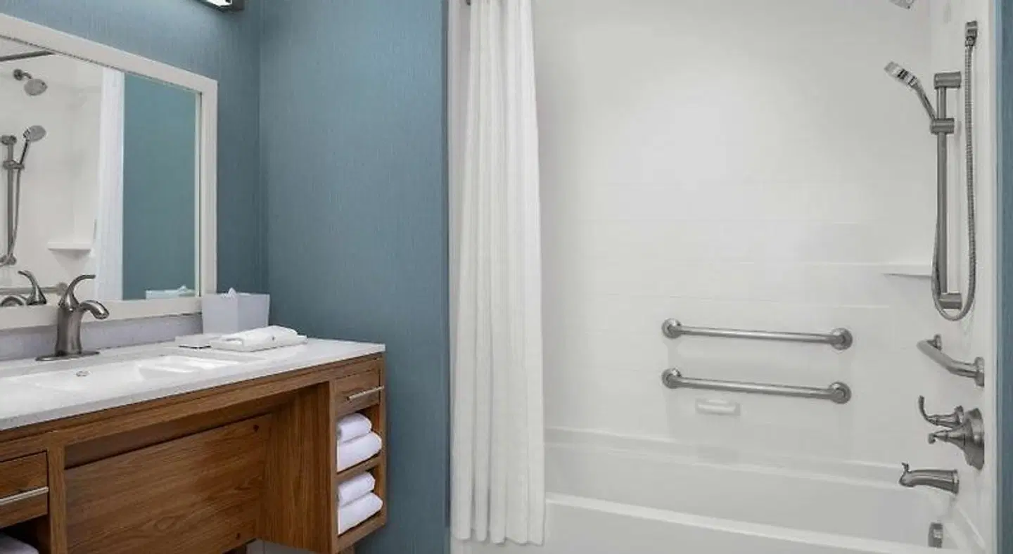 Home2 Suites by Hilton Tallahassee State Capitol Badezimmer