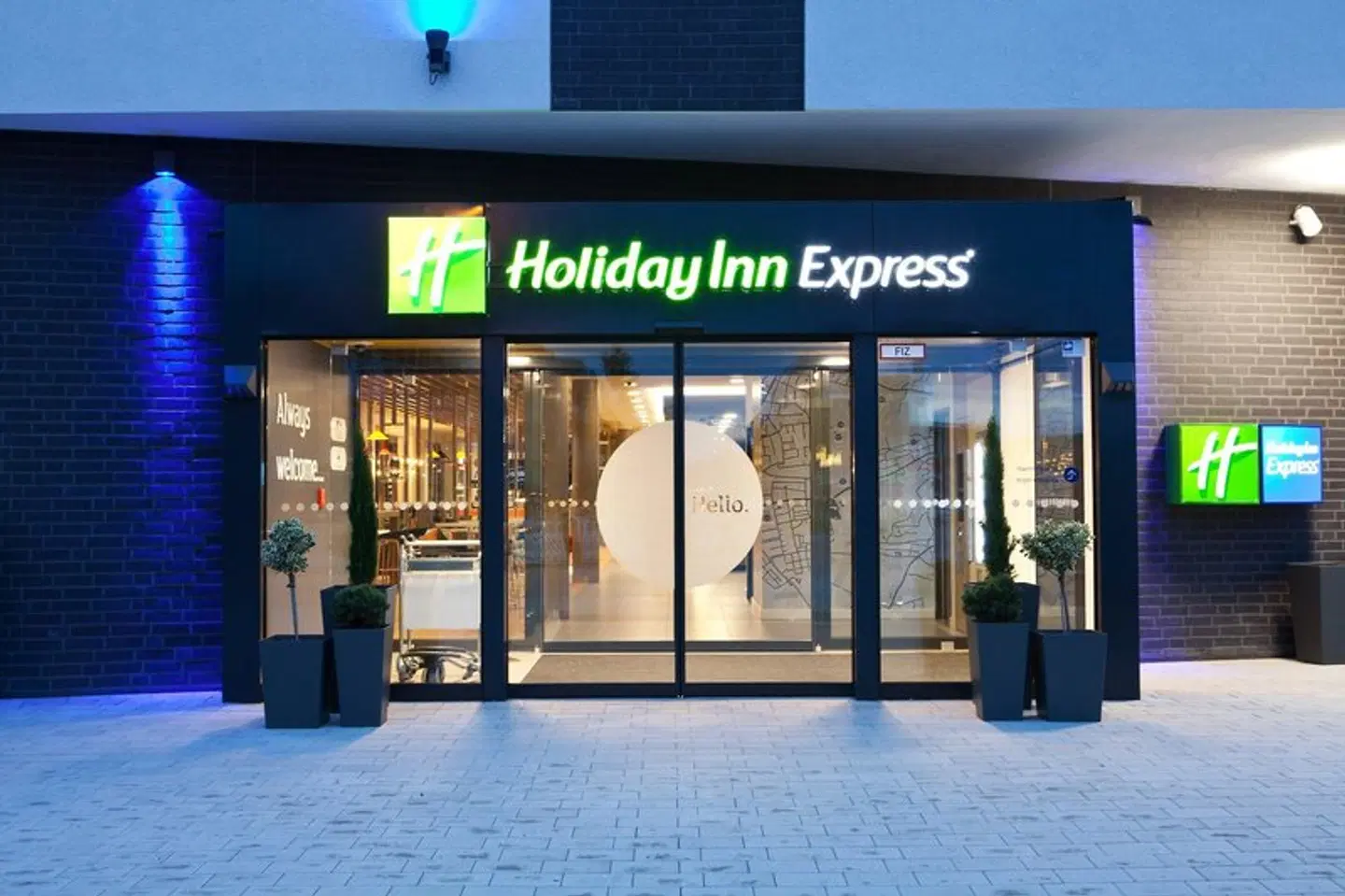 Holiday Inn Express Fürth OUTDOOR_POOL