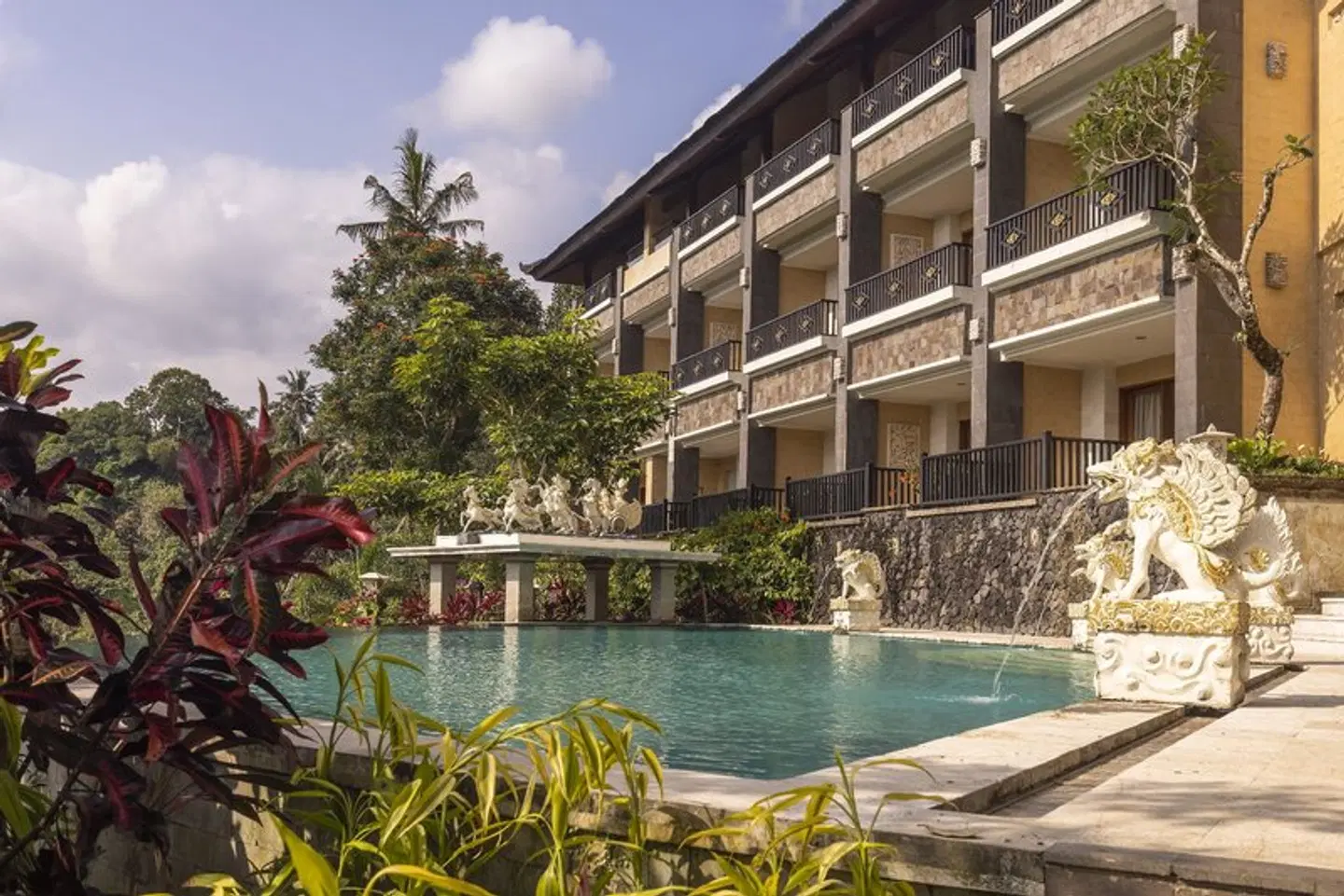 Rijasa Agung Resort & Villas OUTDOOR_POOL