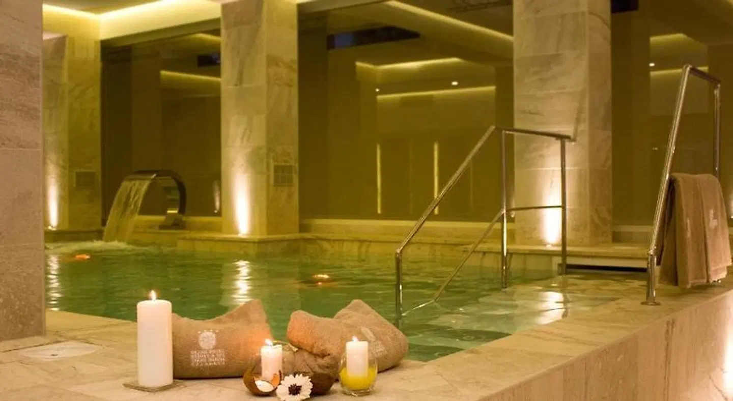 Granduca Hallenbad