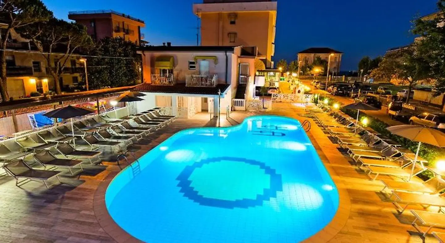Albatros OUTDOOR_POOL