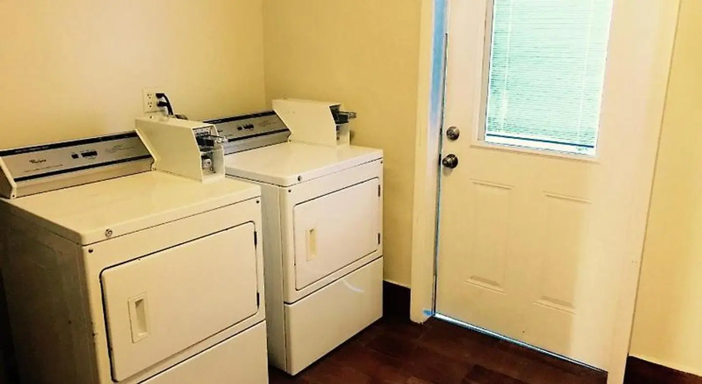 Days Inn by Wyndham Anaheim Near the Park Badezimmer