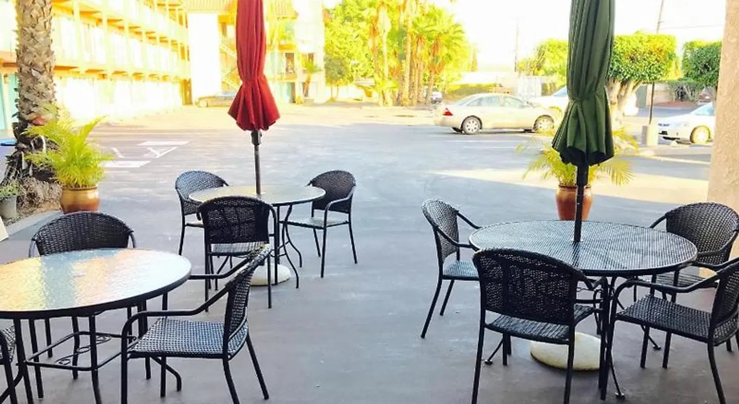 Days Inn by Wyndham Anaheim Near the Park Terrasse