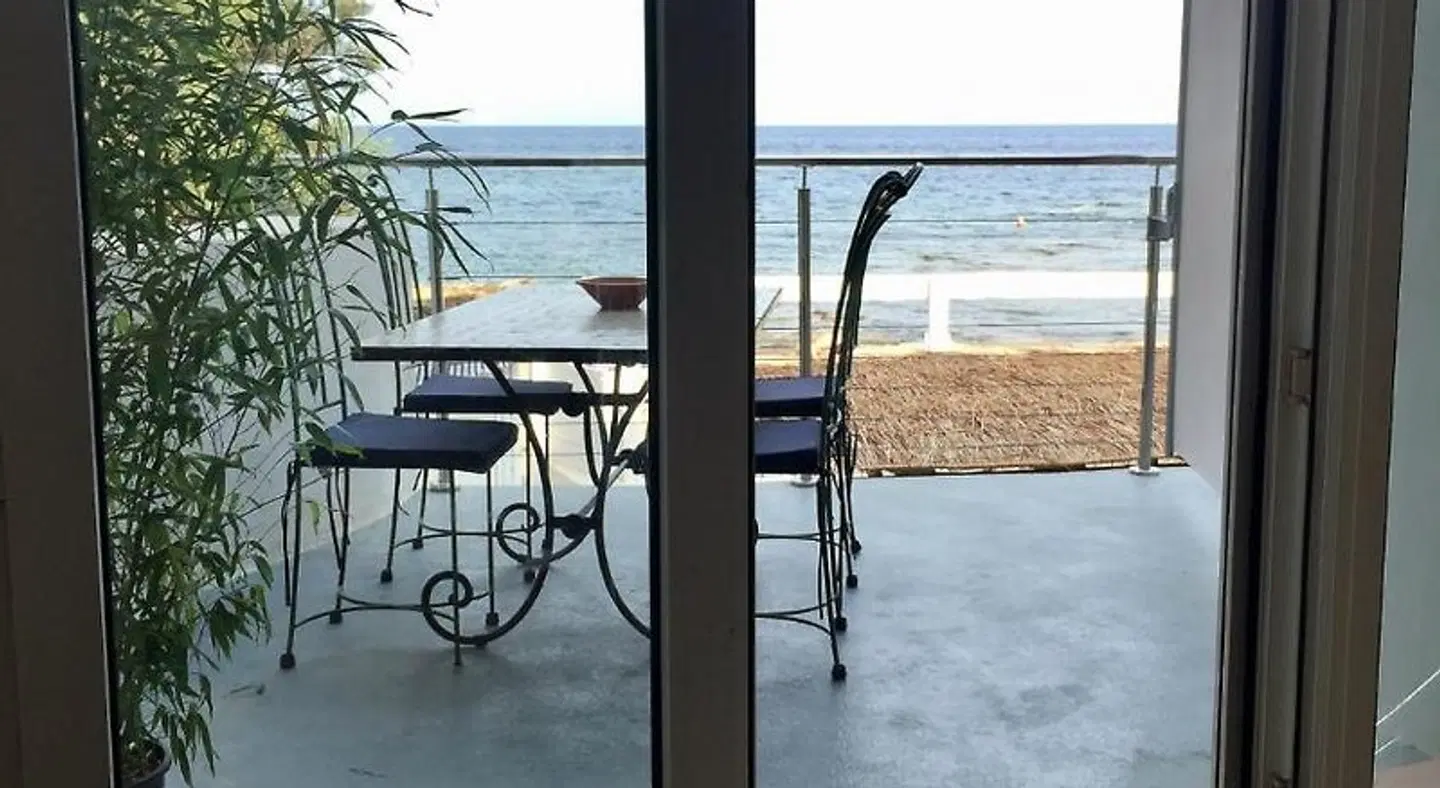 Villa Sunbeach Terrasse