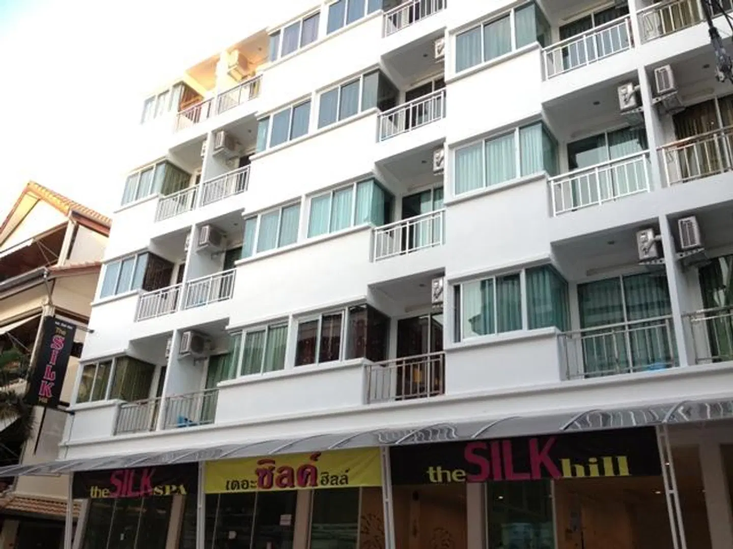 The Silk Hill Hotel EXTERIOR