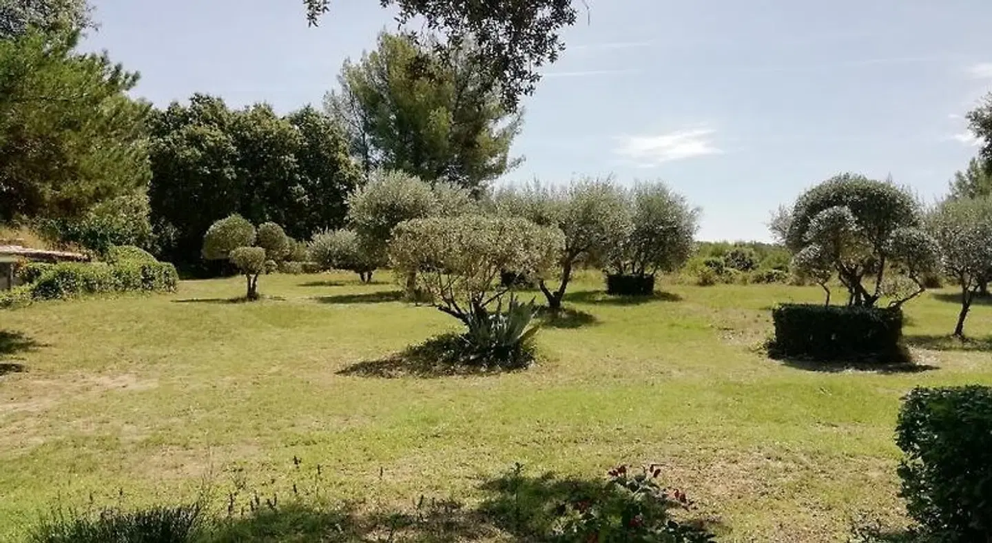 Le Mas des Escans Garten