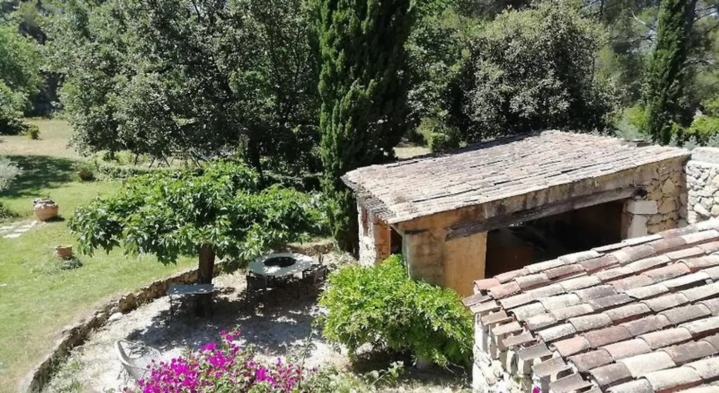 Le Mas des Escans Garten