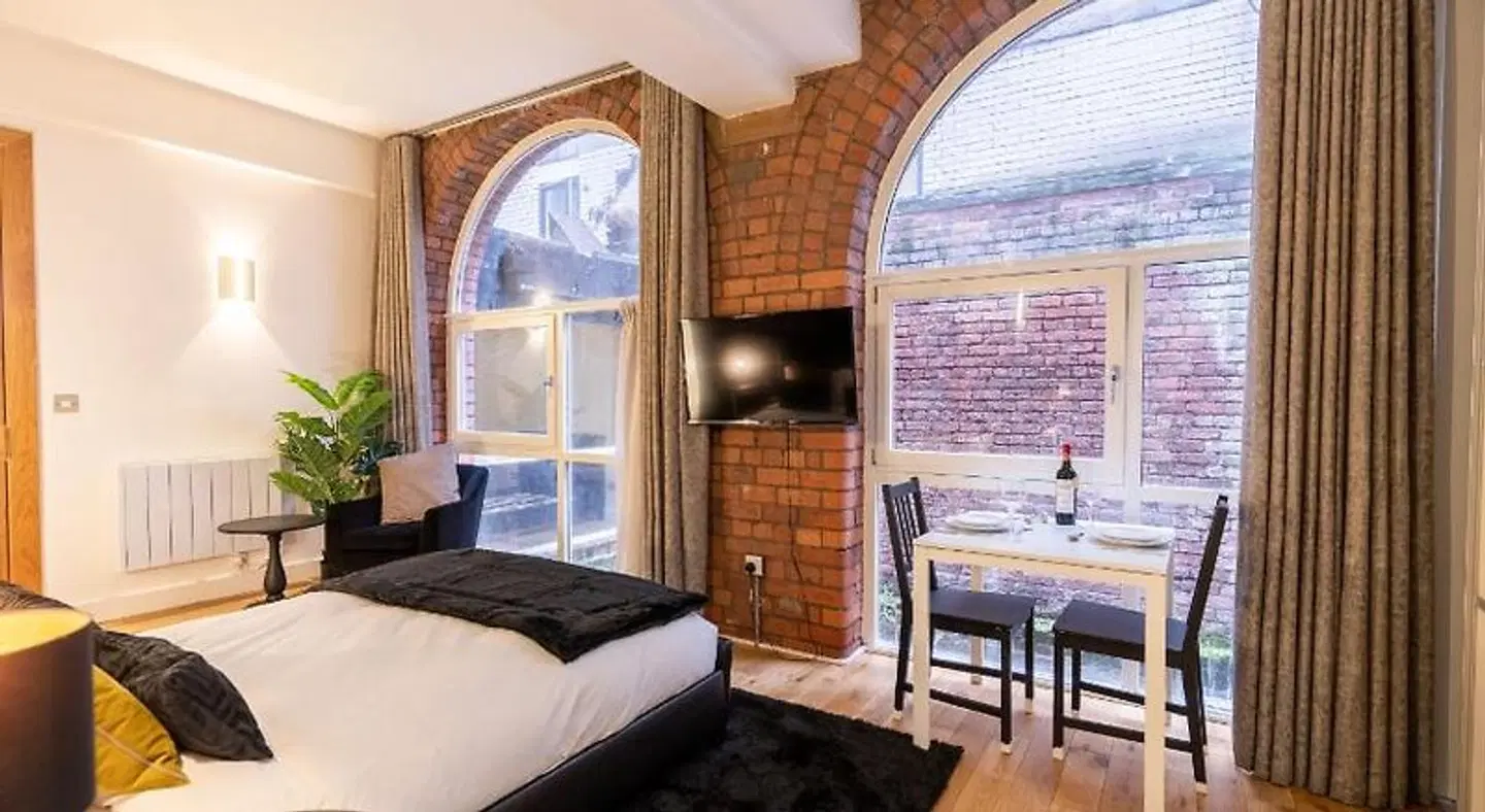 Sycamore Suites / Mandega House ROOM_EXAMPLE