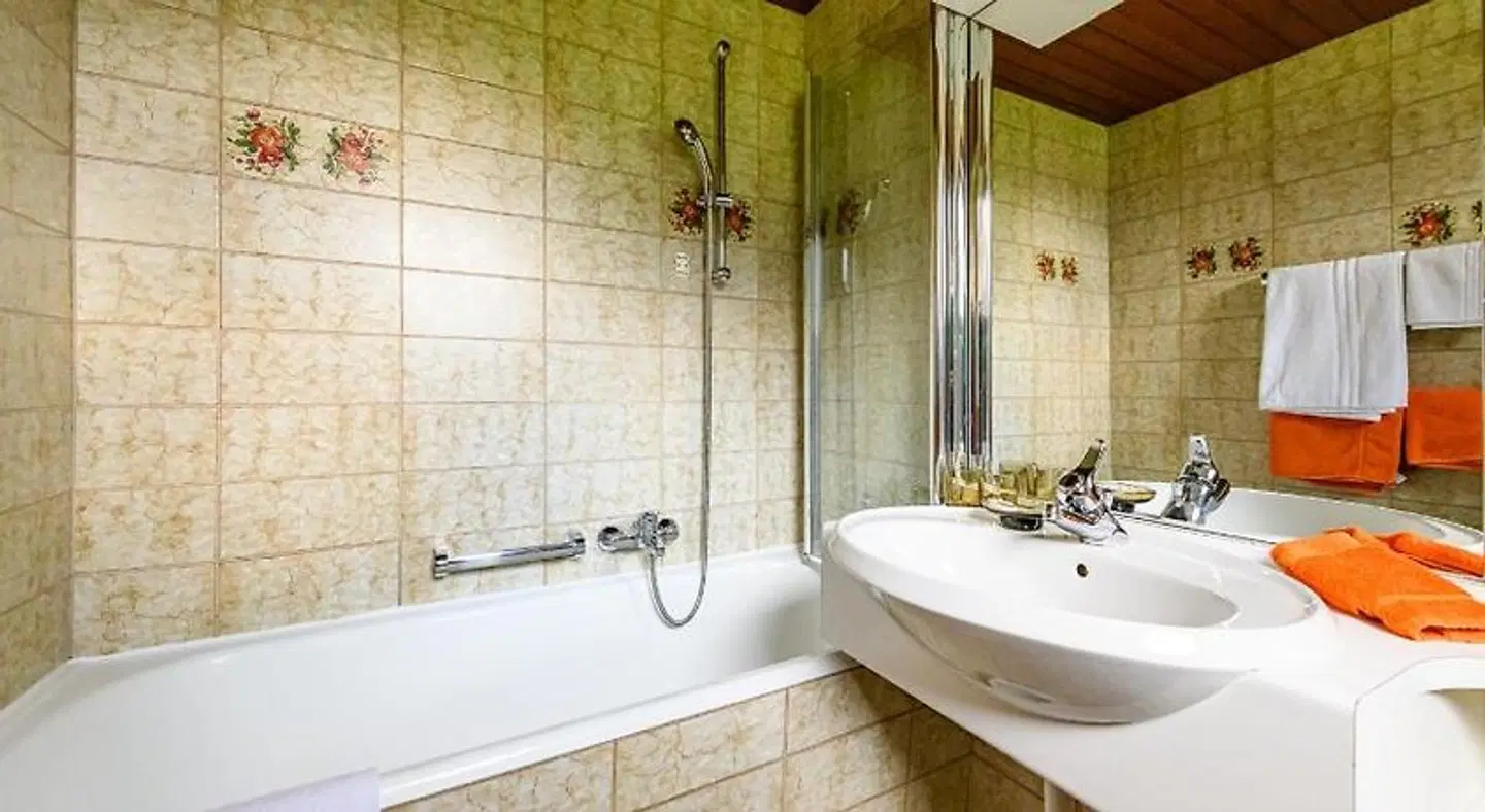 Hotel Pension Montfort Badezimmer