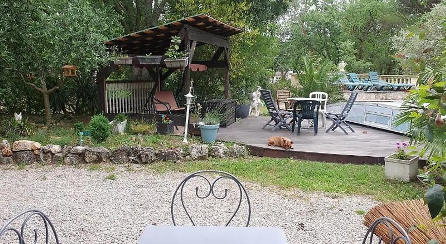 Le Donjon des Combes Garten