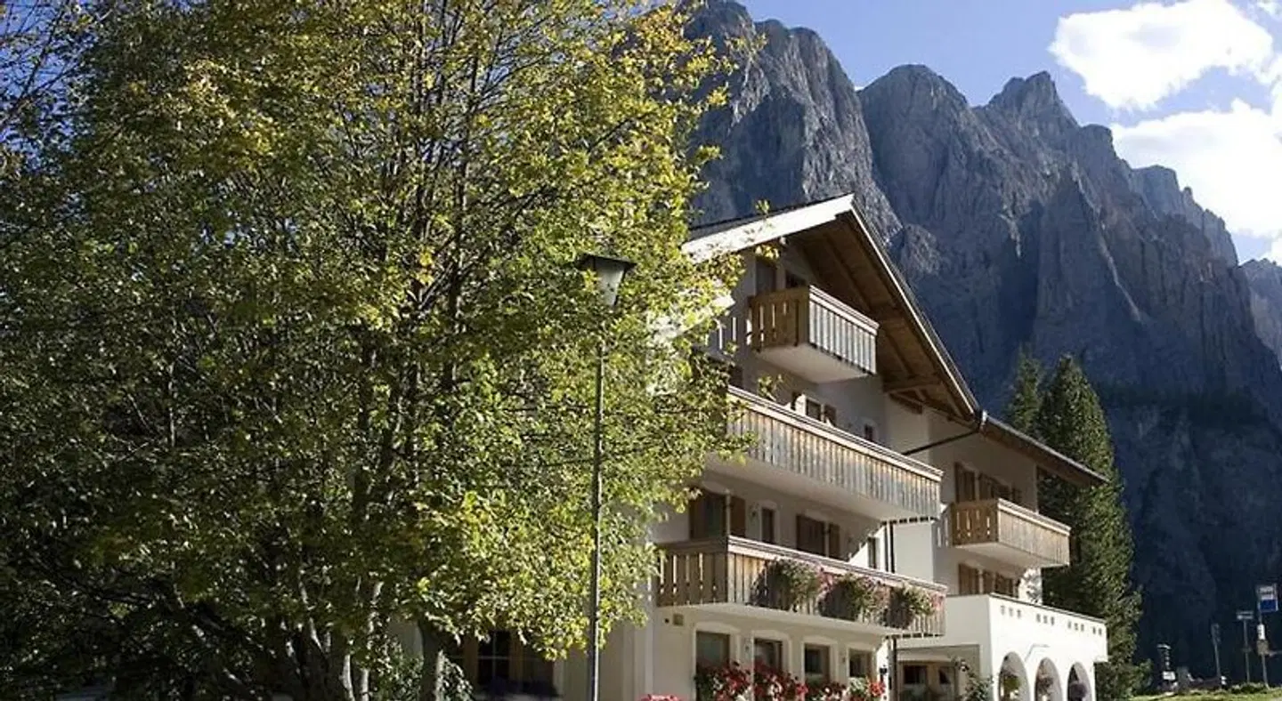 Pensione Sellablick EXTERIOR
