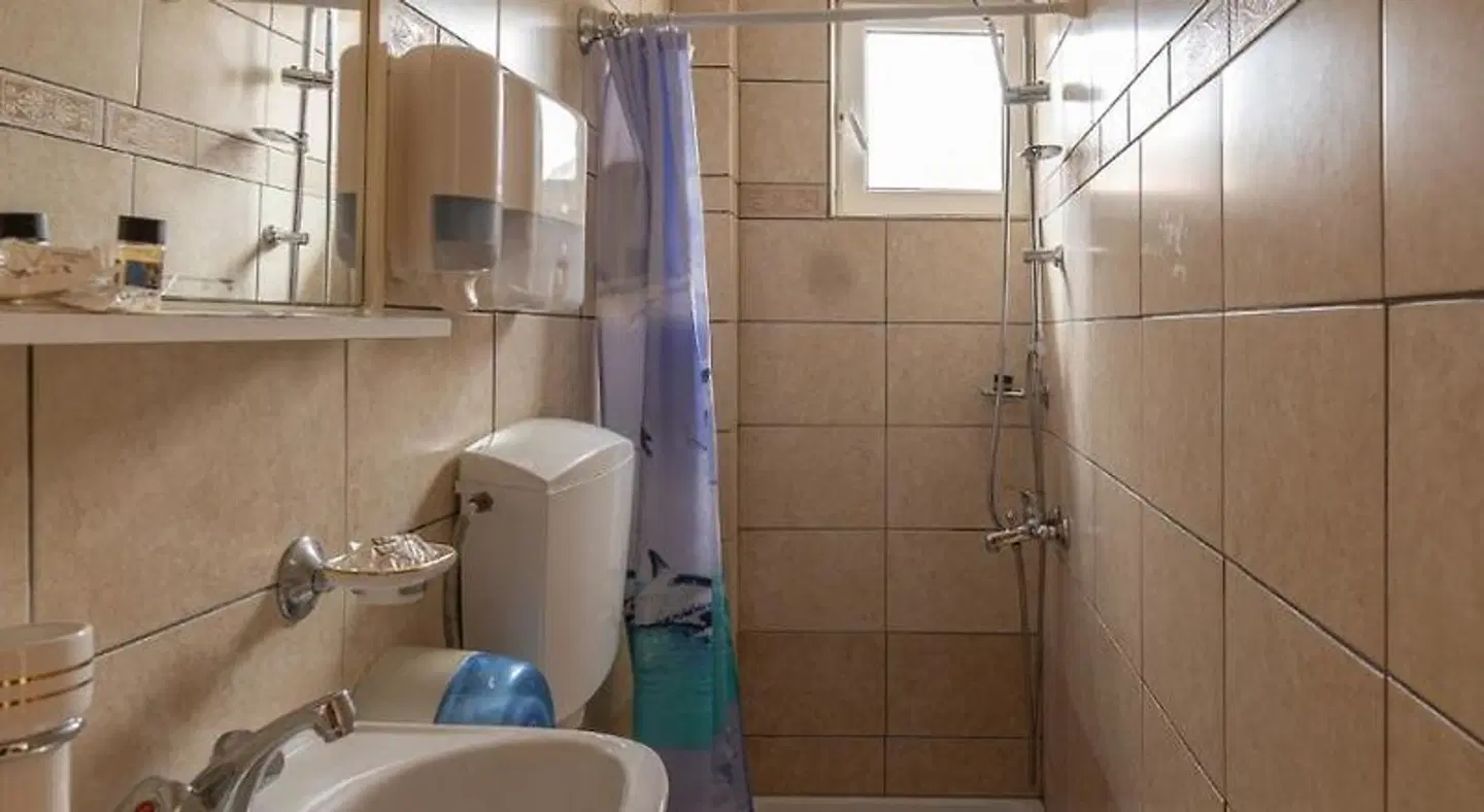 Parthenon Rooms Badezimmer