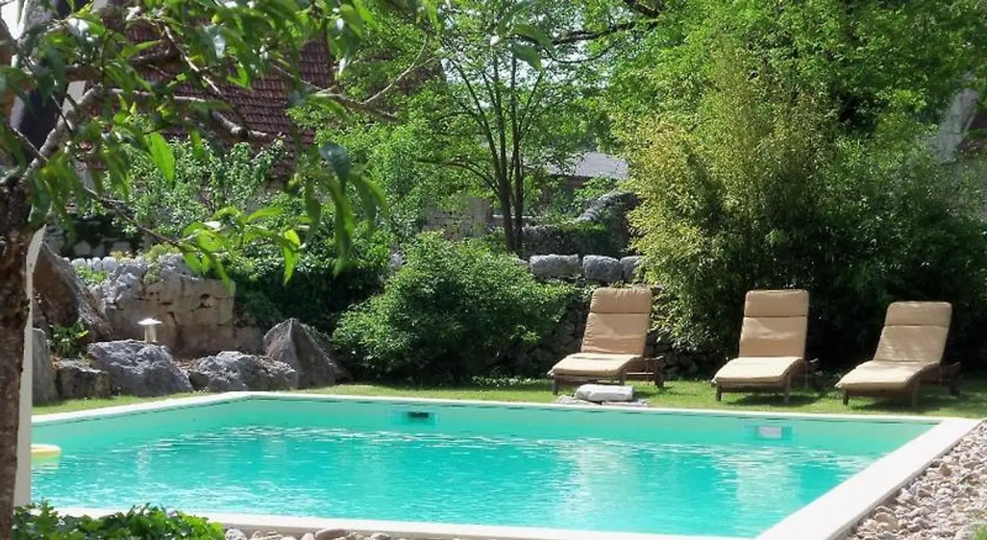 Chambres et Jardin de Pierres OUTDOOR_POOL