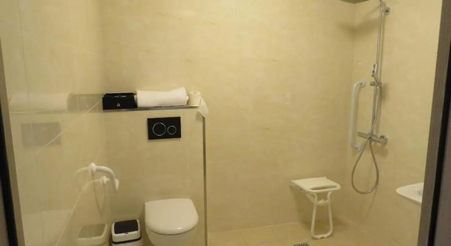 Kyriad Rouen Sud - Sotteville Les Rouen Badezimmer