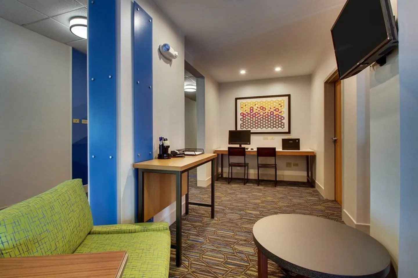 Holiday Inn Express & Suites Morris by IHG HEALTH_BEAUTY