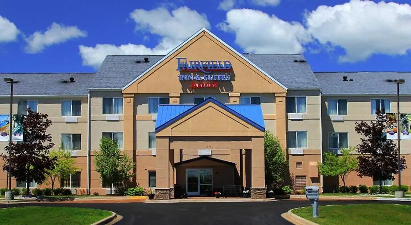 Spark by Hilton Traverse City EXTERIOR