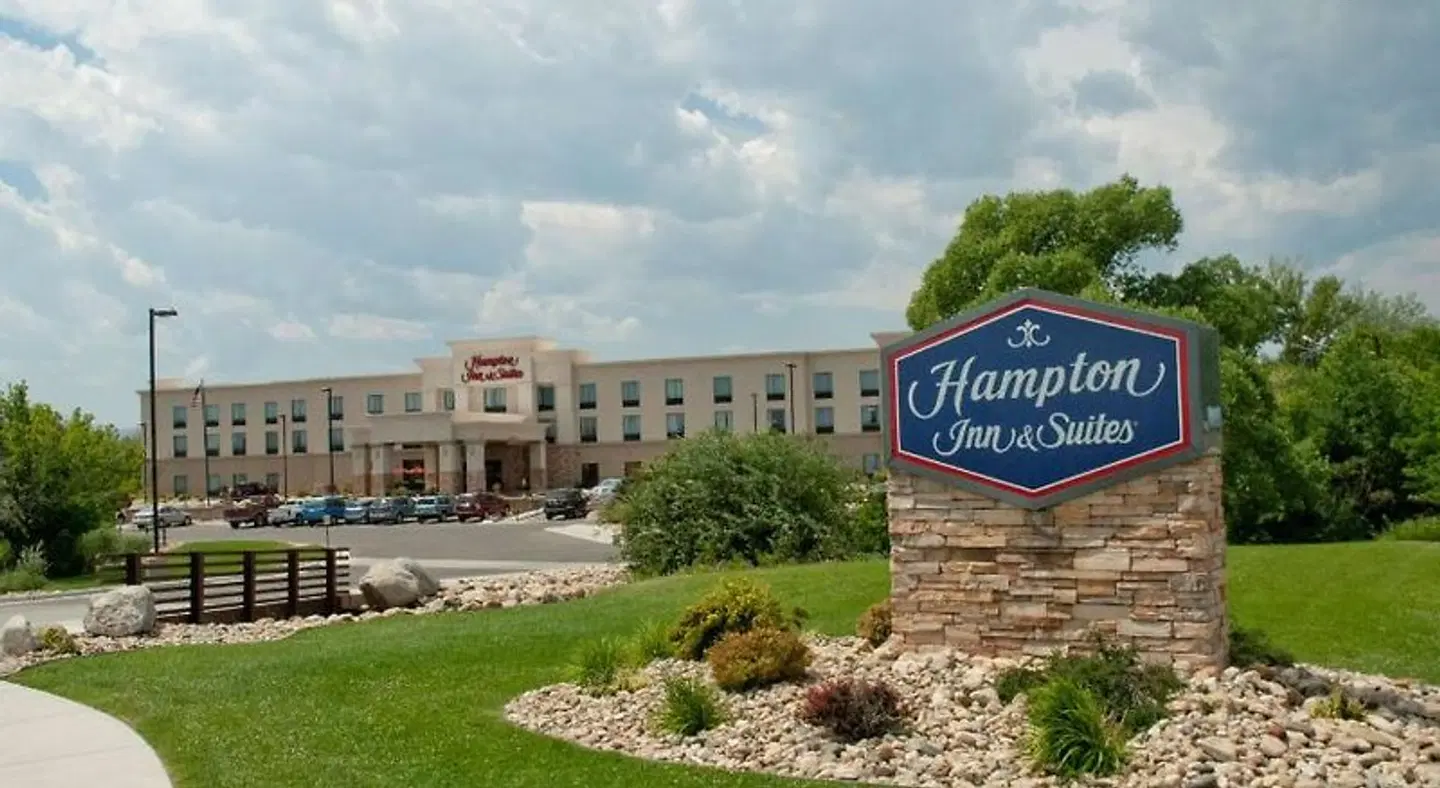 Hampton Inn & Suites Buffalo EXTERIOR