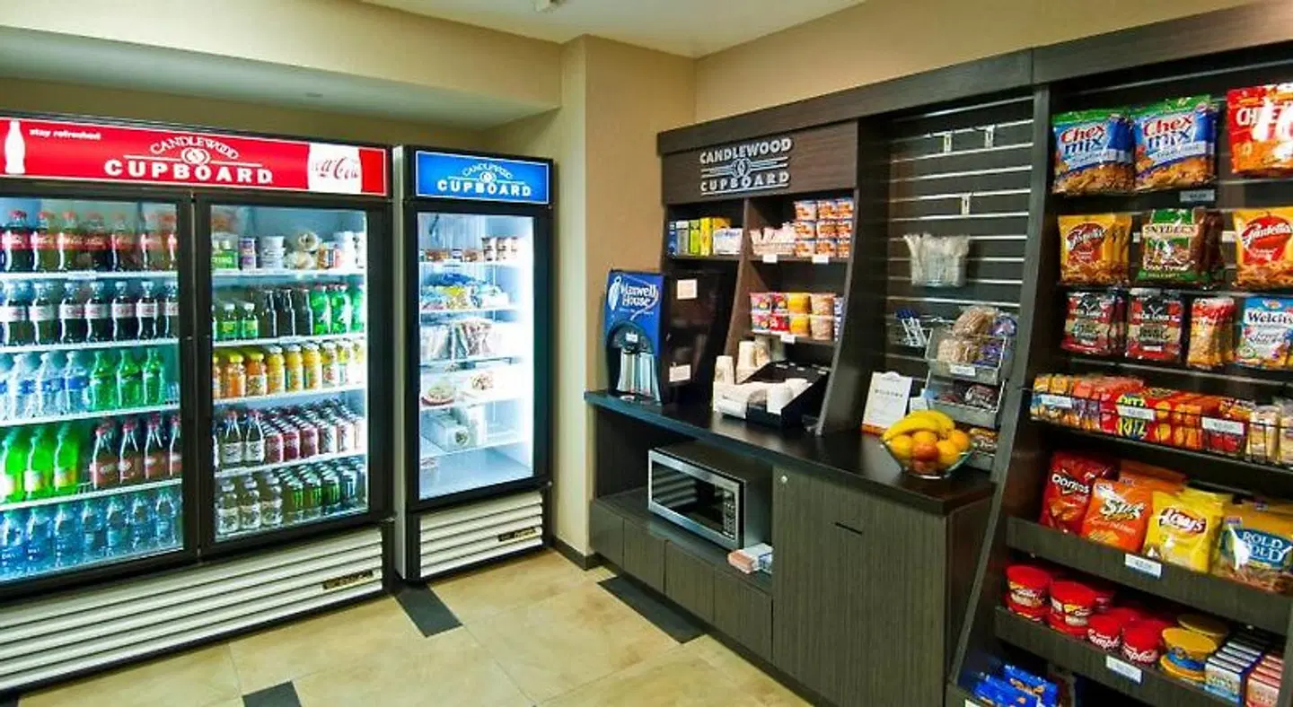 Candlewood Suites Tupelo by IHG Bar