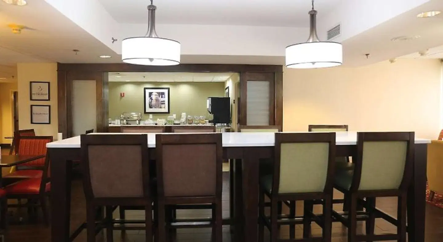 Hampton Inn Sumter Bar