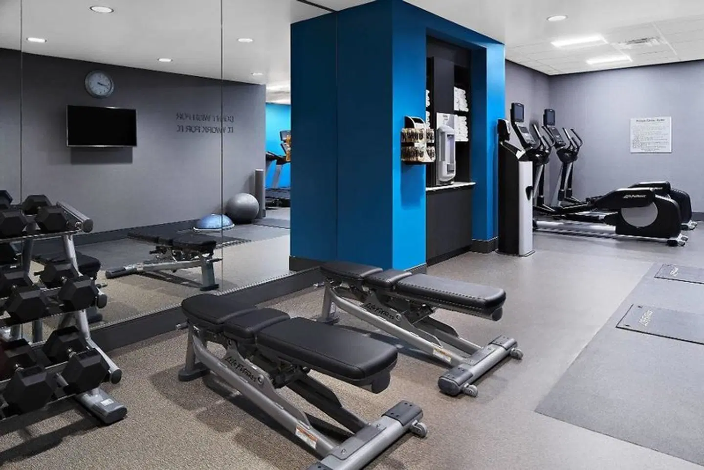 Fairfield by Marriott Inn & Suites Fresno Yosemite International Airport SPORTS_AND_LEISURE
