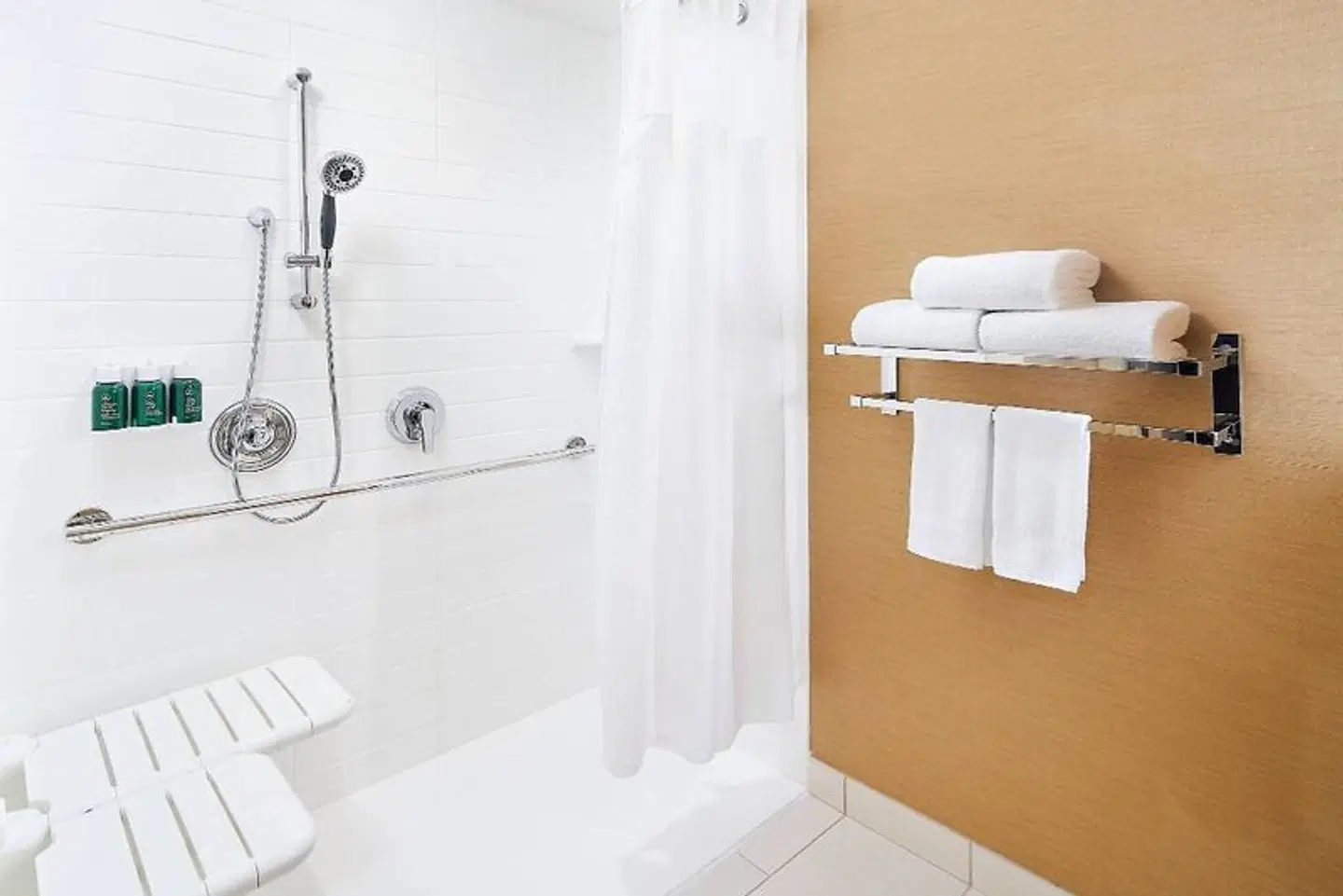 Fairfield by Marriott Inn & Suites Fresno Yosemite International Airport Badezimmer