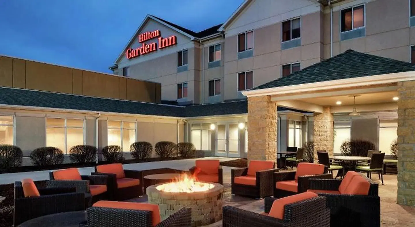 Hilton Garden Inn Dubuque Downtown EXTERIOR