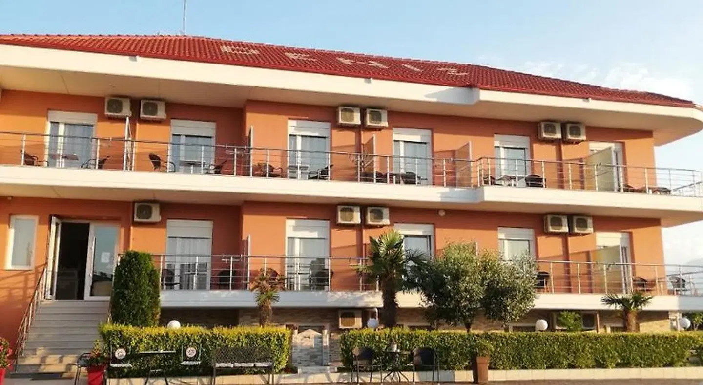Denis Studios and Apartments EXTERIOR