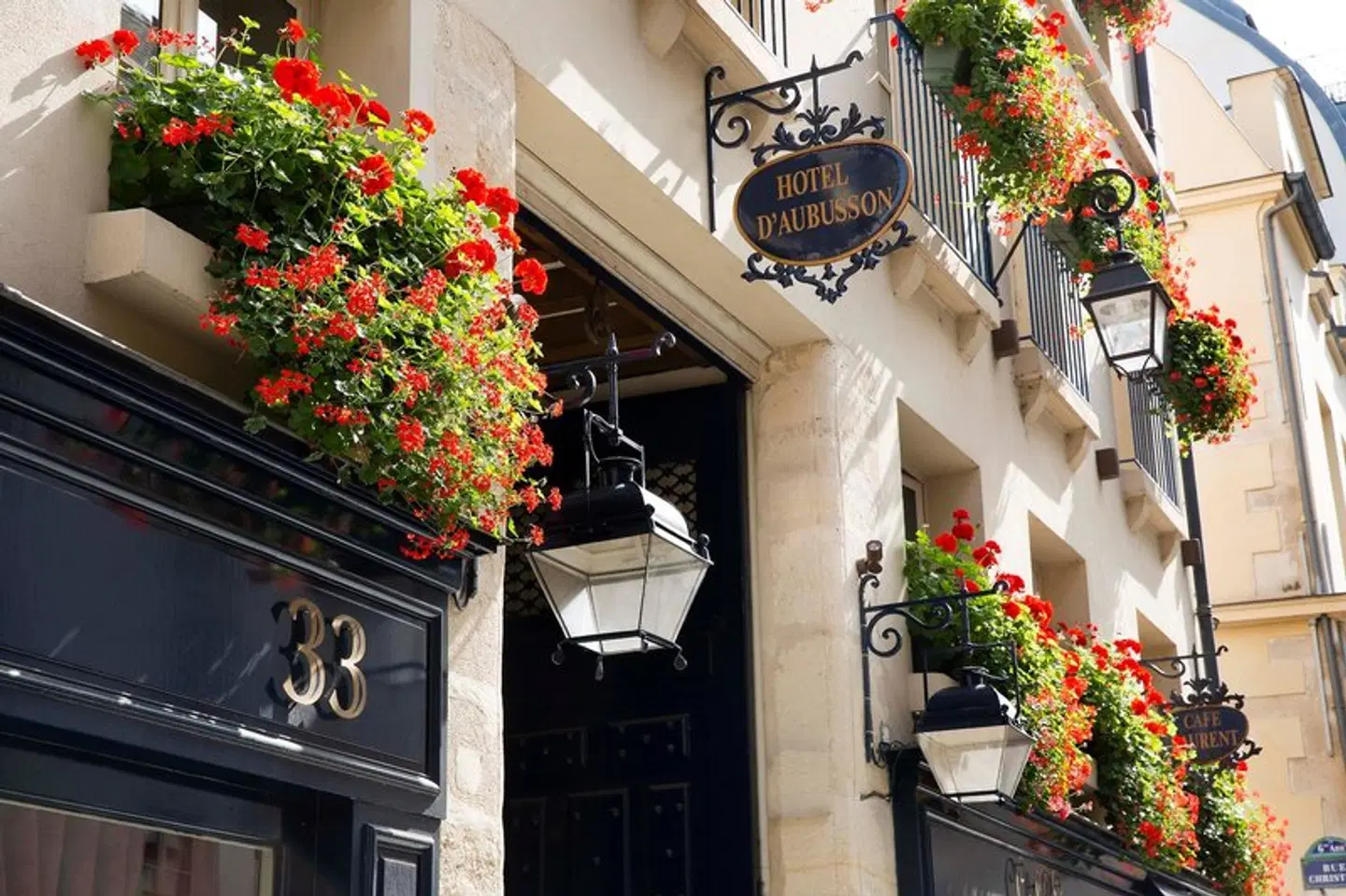 D'Aubusson EXTERIOR