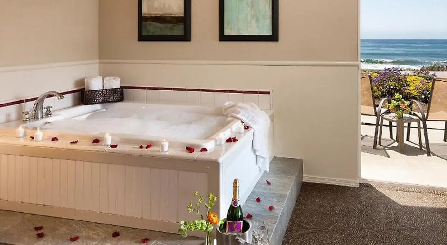 Cambria Landing Inn and Suites ROOM_EXAMPLE
