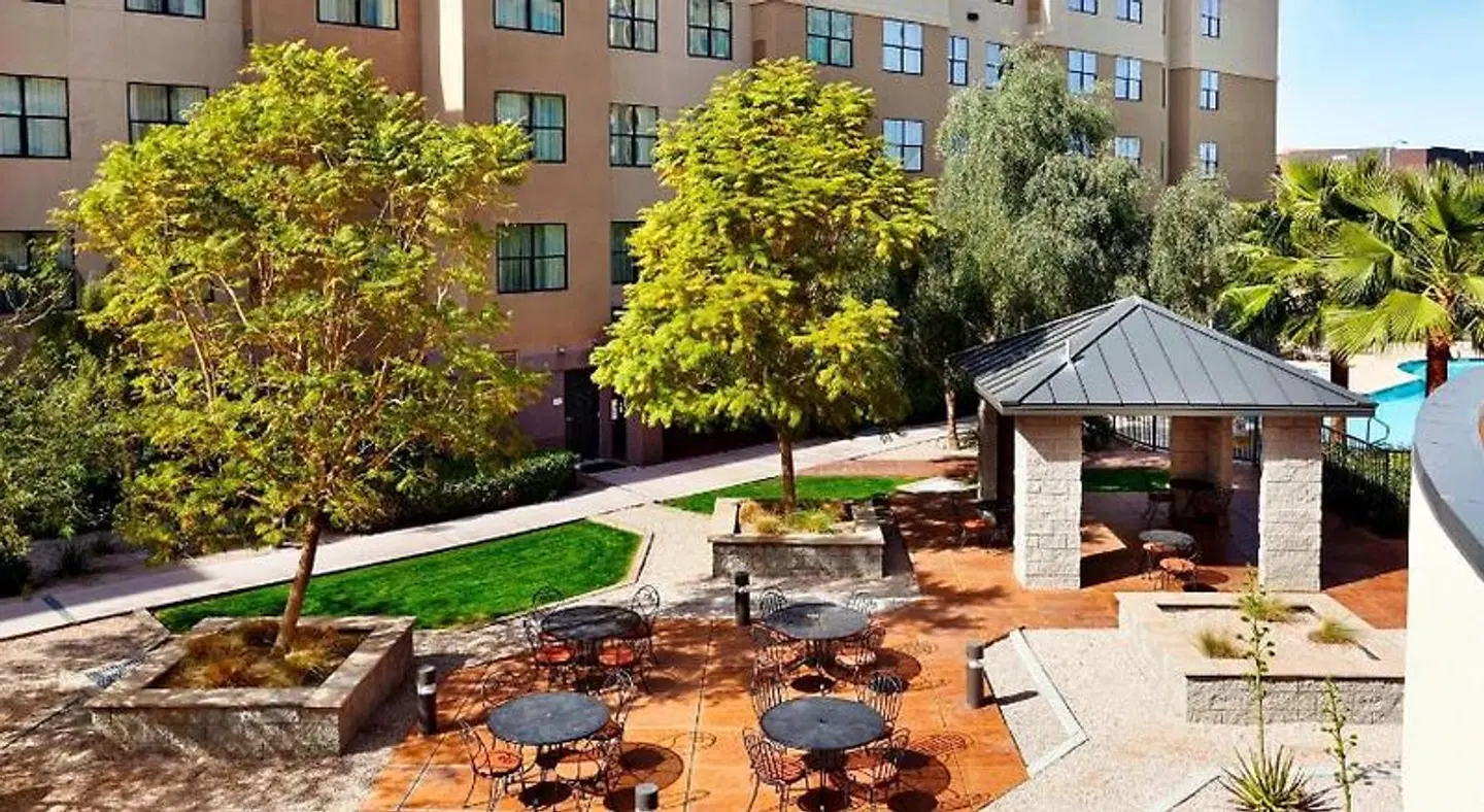 Courtyard by Marriott Phoenix North/Happy Valley EXTERIOR