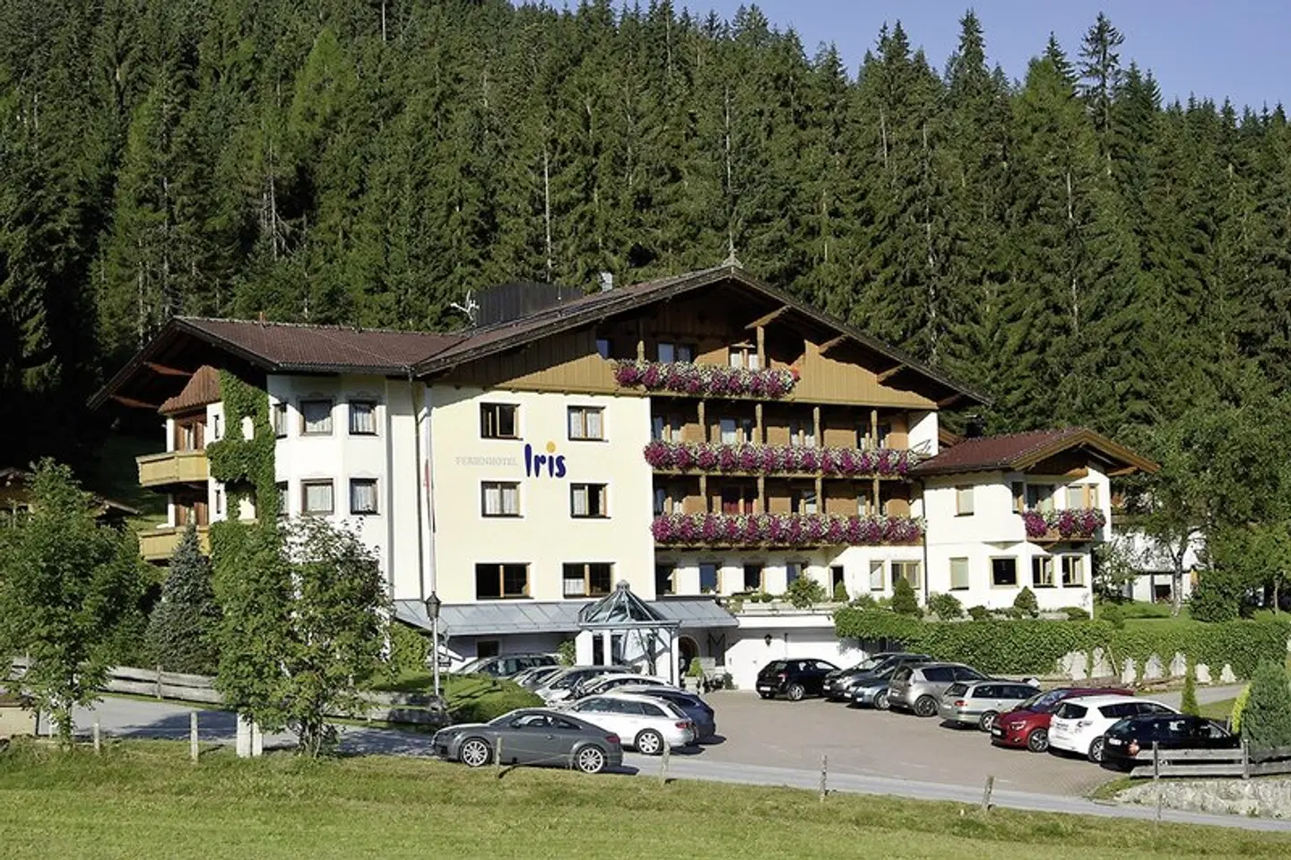 Iris EXTERIOR
