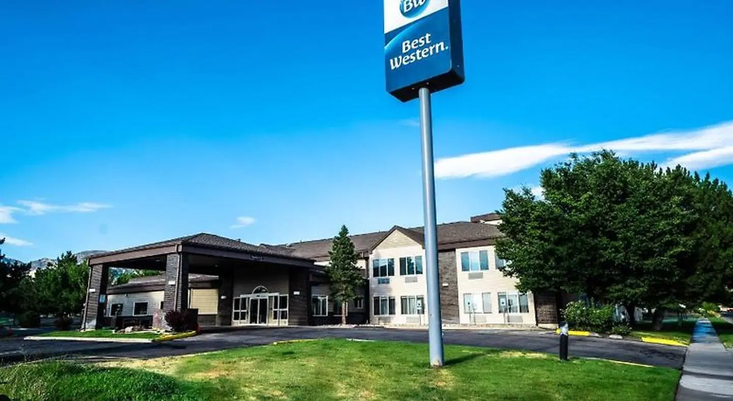Best Western Brigham City Inn & Suites EXTERIOR
