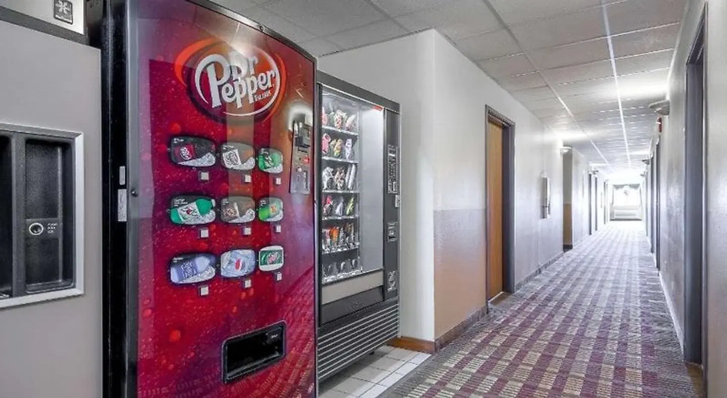 Super 8 by Wyndham Fond Du Lac LOUNGE_LOBBY