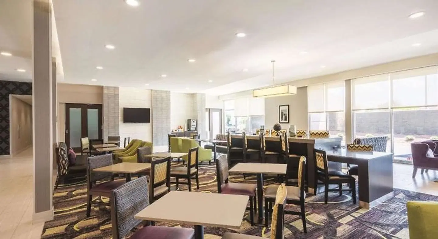 La Quinta Inn & Suites by Wyndham Memphis Downtown Restaurant