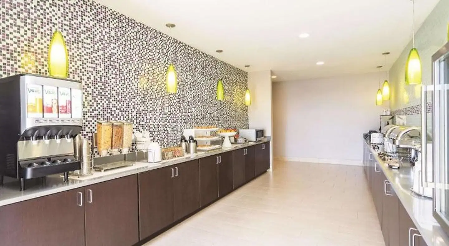 La Quinta Inn & Suites by Wyndham Memphis Downtown Restaurant