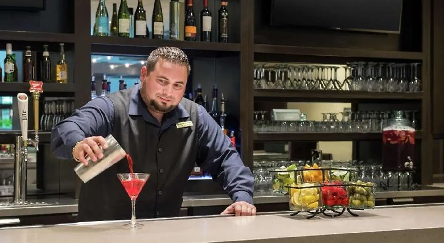 Embassy Suites by Hilton Atlanta - Alpharetta PEOPLE