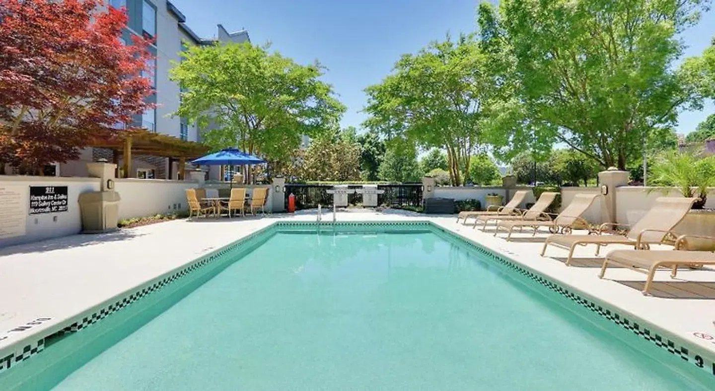 Hampton Inn & Suites Mooresville/Lake Norman OUTDOOR_POOL