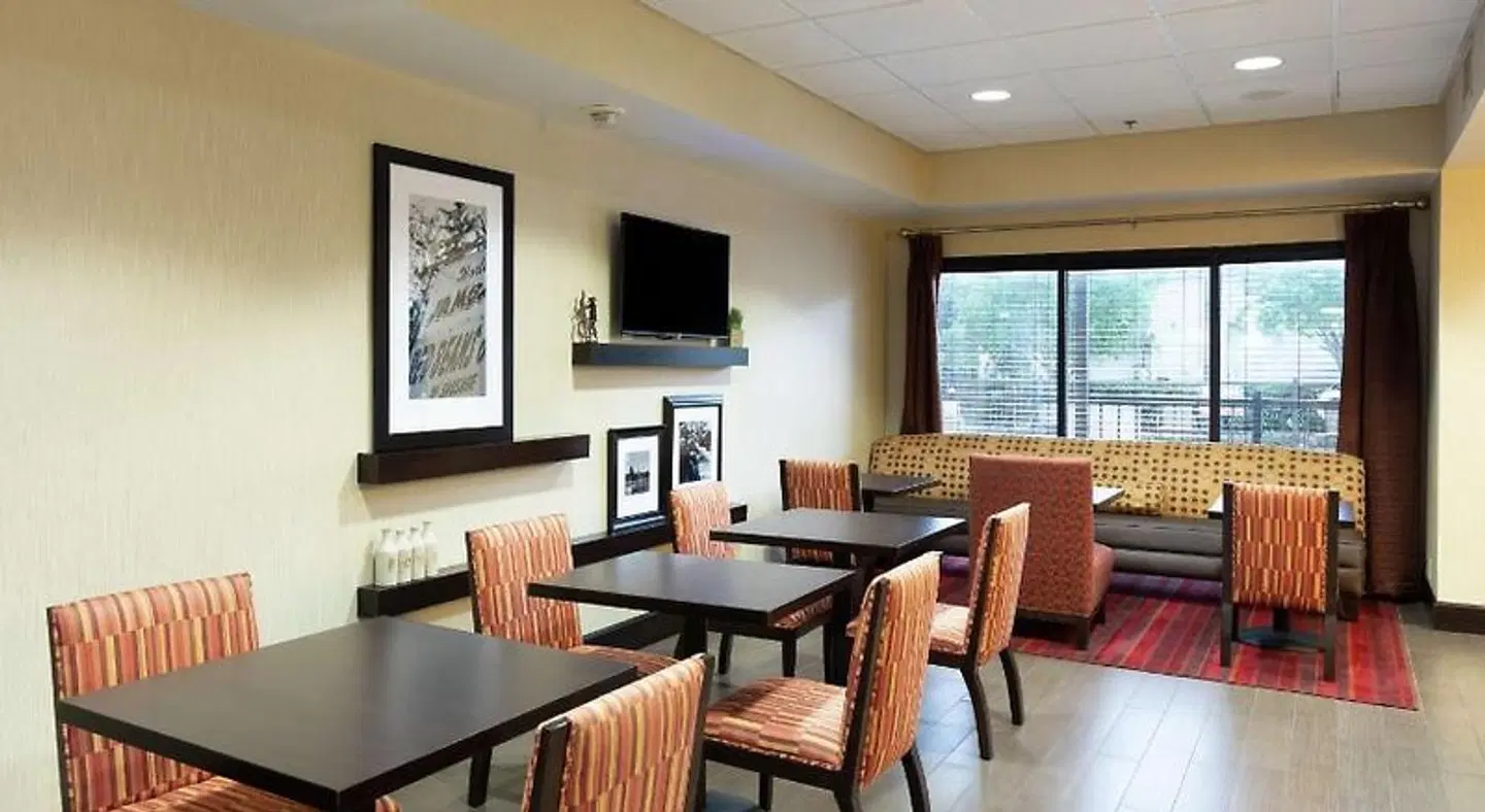 Hampton Inn Houma ROOM_EXAMPLE