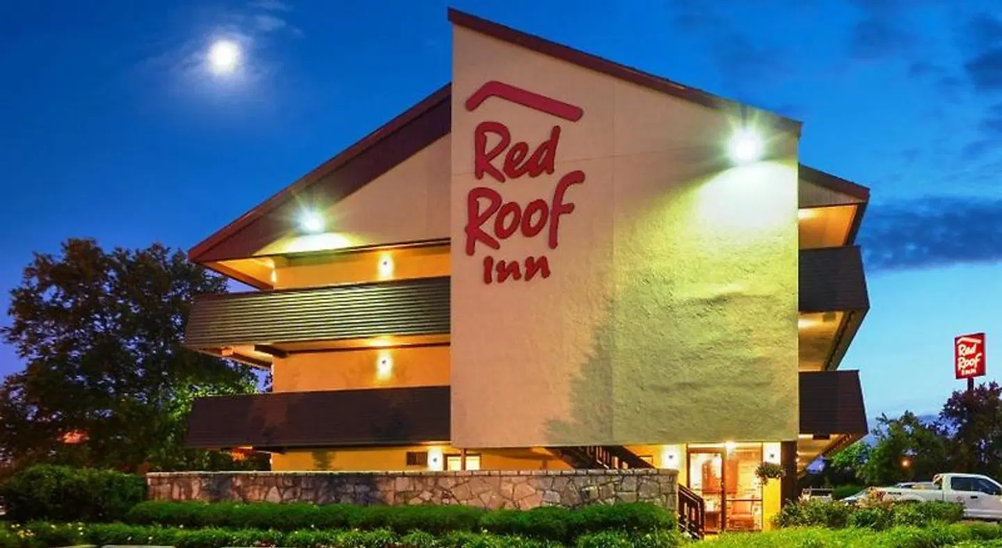 Red Roof Inn Louisville Fair and Expo EXTERIOR